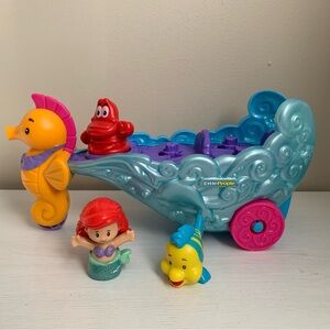 Fisher-Price Little People Ariel’s Light-Up Musical Sea Carriage Disney Mermaid